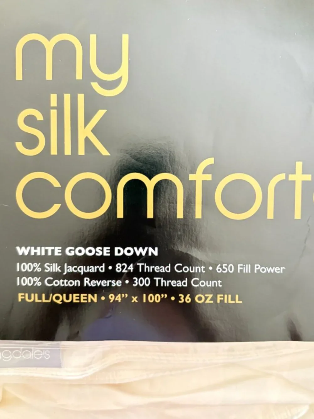Bloomingdale’s USA New Queen Down White Goose 100% German Silk Jacquard 36oz